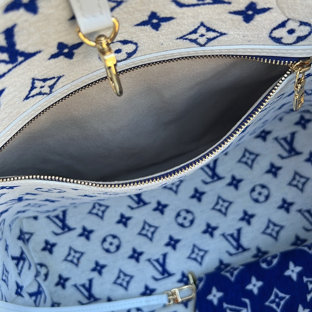 $125 ENTRY for this LTD BLUE VELVET 2022 LV NEVERFULL Customer Appreciation - Picture 10 of 17